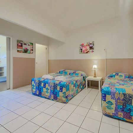 Marlin Motel Biggera Waters ภายนอก รูปภาพ