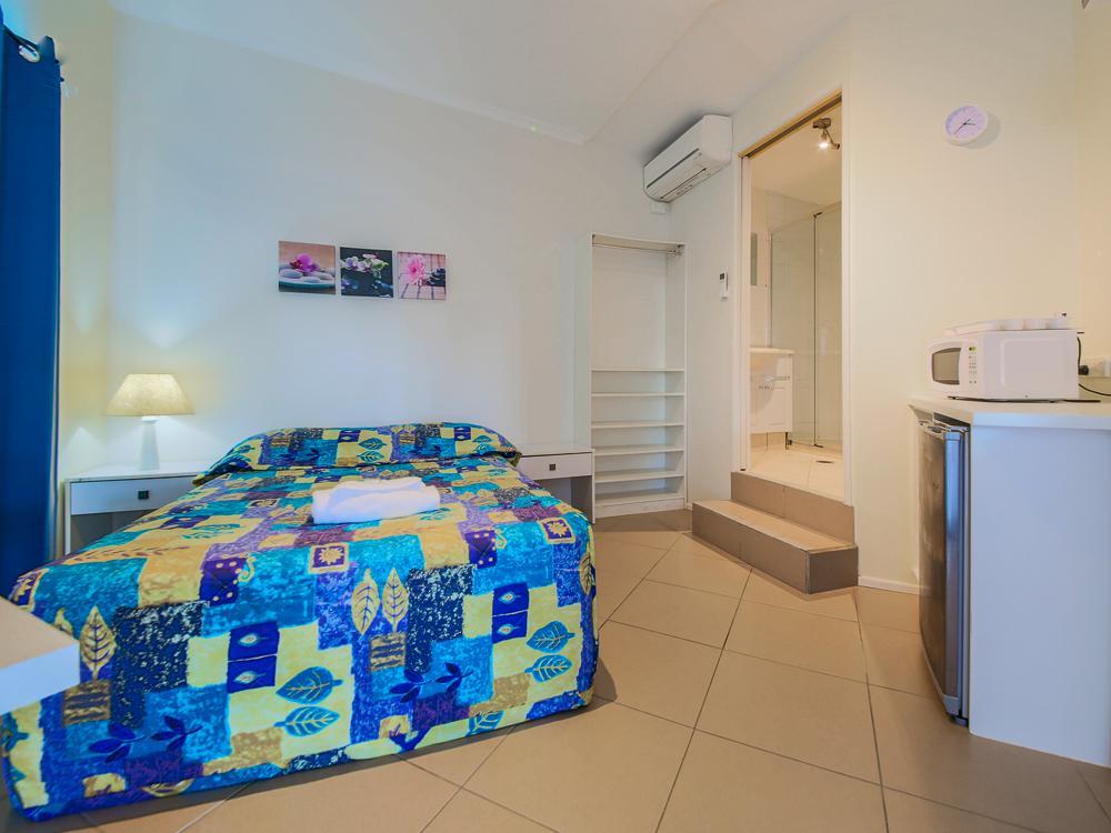 Marlin Motel Biggera Waters ภายนอก รูปภาพ