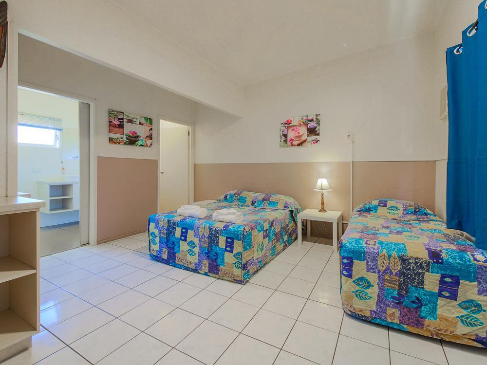 Marlin Motel Biggera Waters ภายนอก รูปภาพ