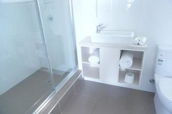 Marlin Motel Biggera Waters ภายนอก รูปภาพ